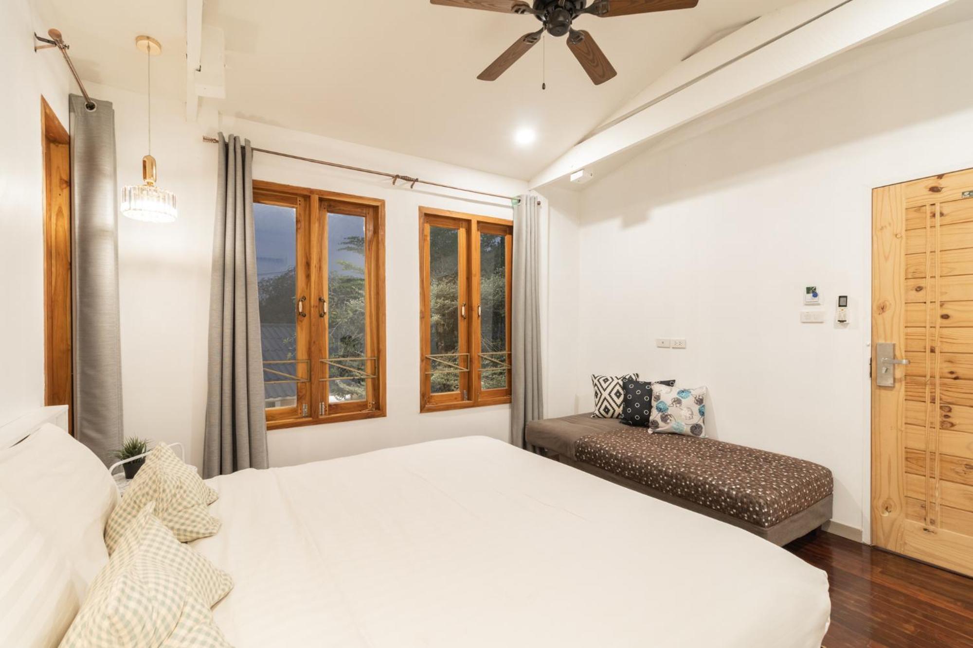 Sherva101 Home And Hostel Chiang Mai Rum bild